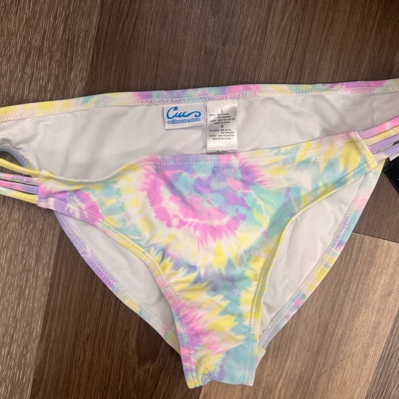 NWT California Waves Tie-Dye Bikini Bottom Size Large  separates - Picture 1 of 8
